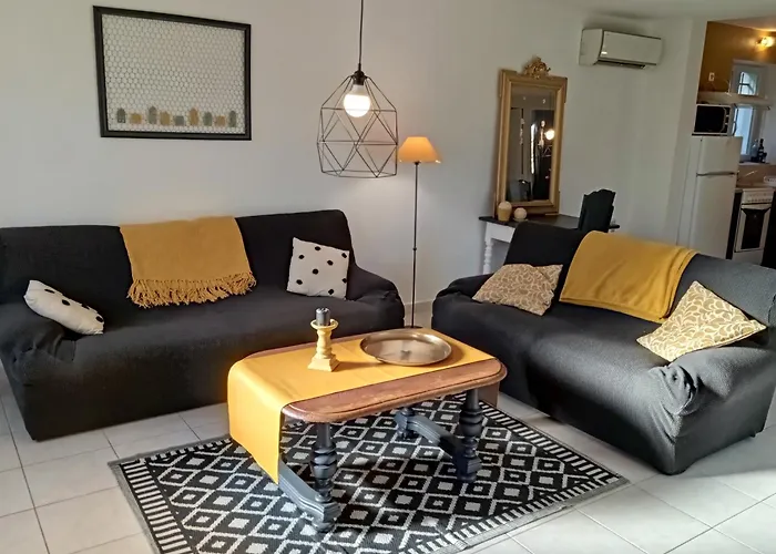 Abérou A L' Orée Du Bois Hébergement de vacances